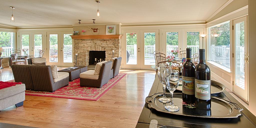 Warm Springs Inn & Winery Sunnyslope Exteriör bild