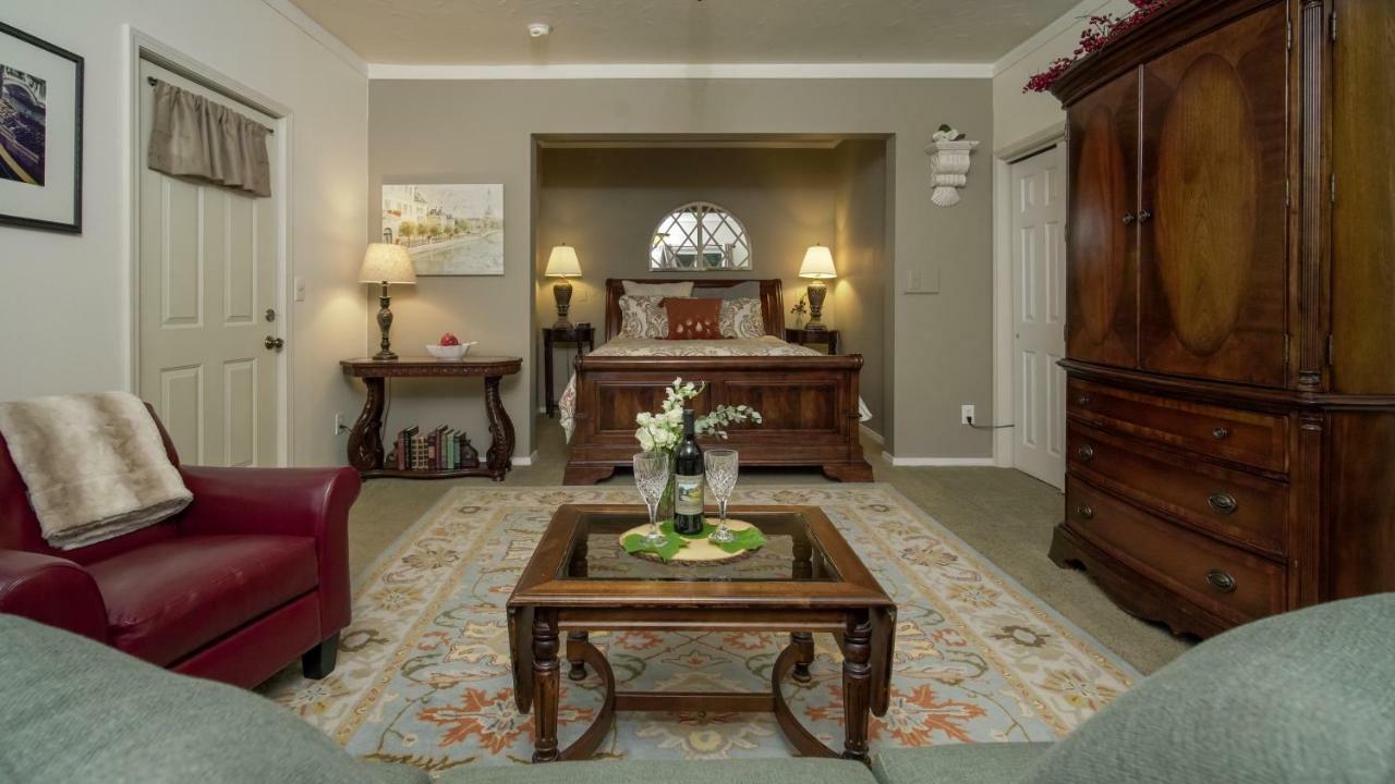 Warm Springs Inn & Winery Sunnyslope Exteriör bild